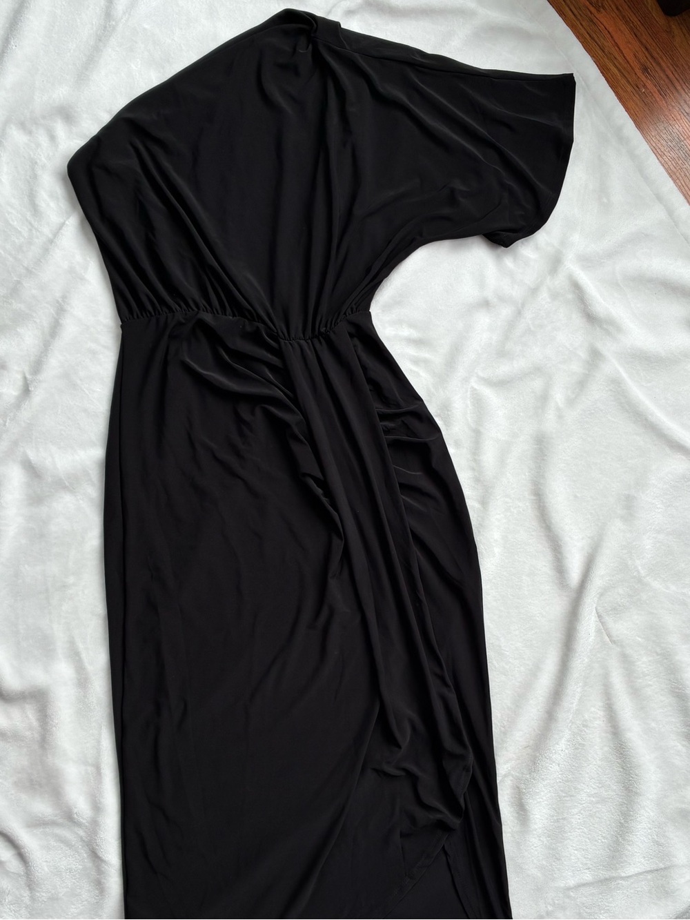 White Birch Black One Shoulder Ruched Midi Dress – Size Small